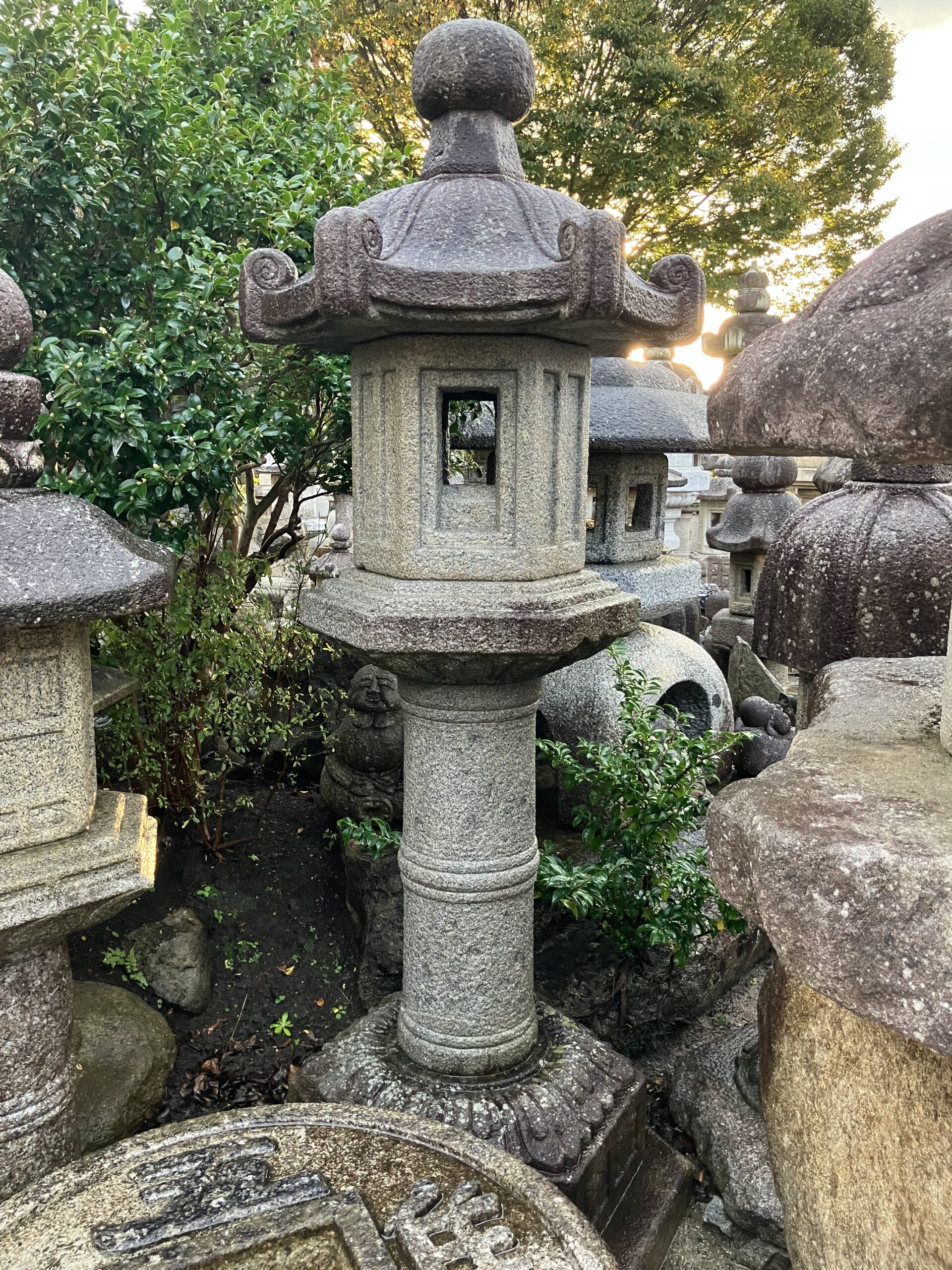 春日神社形台付石灯籠 | 植竹石材店｜茨城県桜川市真壁町の石材店