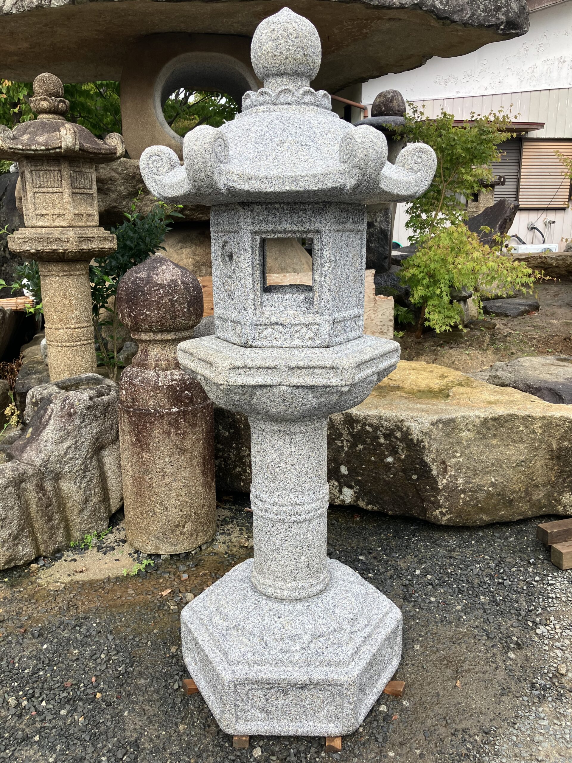 石清水形台付石灯籠