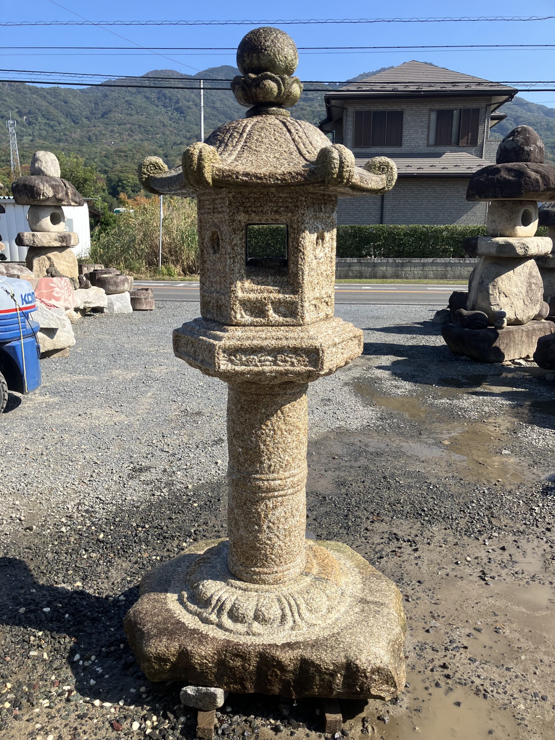 高桐院形台付石灯籠